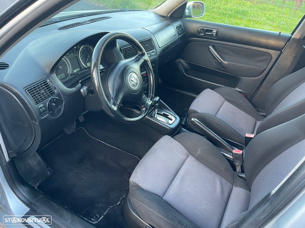 VW Golf 1.9 TDi 25 Anos Aut. - 9