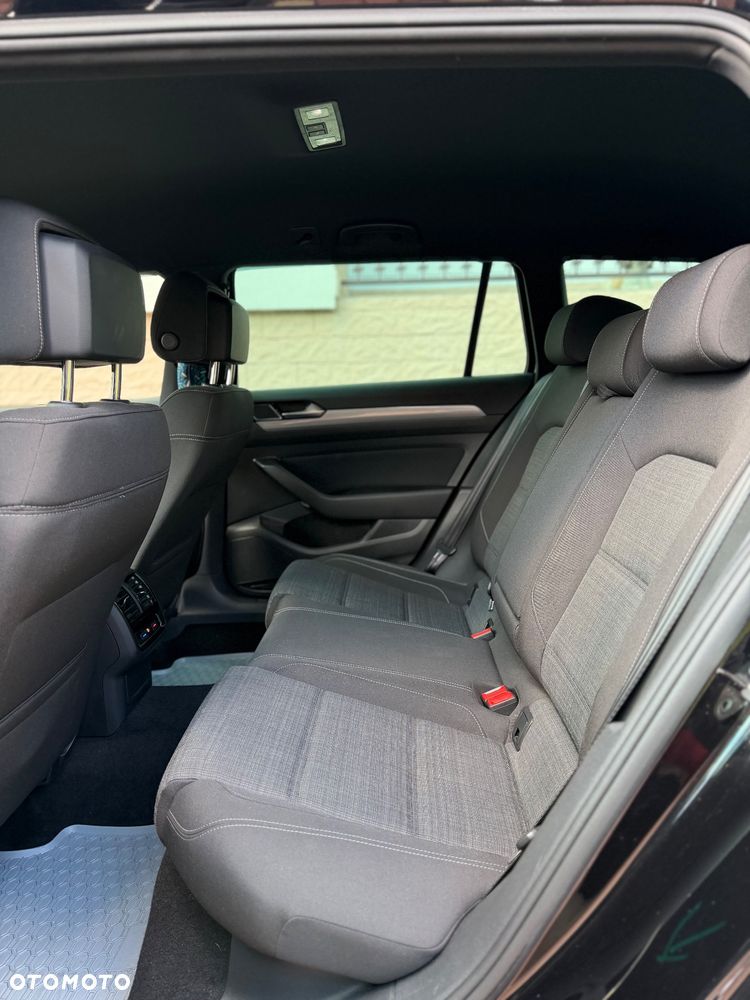 Volkswagen Passat 2.0 TDI EVO Business DSG - 17