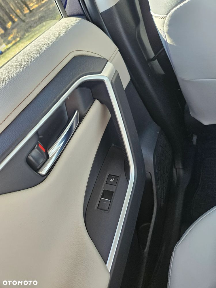 Toyota RAV4 2.5 Hybrid Black Edition by JBL 4x4 - 25