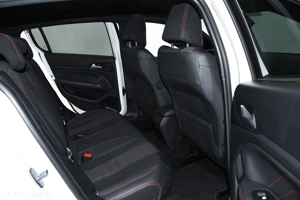 Peugeot 308 1.2 L PureTech Turbo S&S Active - 15