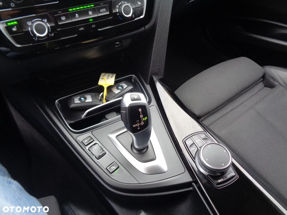 BMW Seria 3 320d xDrive Edition Luxury Line Purity - 13