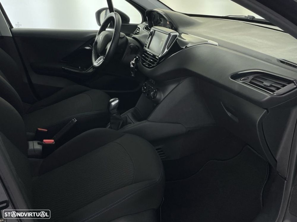 Peugeot 208 1.2 PureTech Active - 19