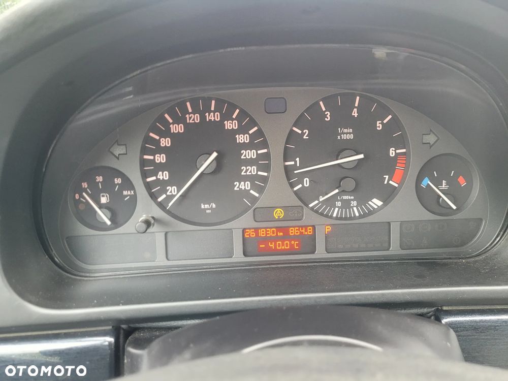 BMW Seria 5 523i - 28