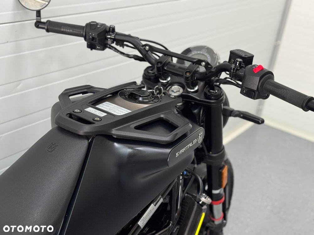 Husqvarna Svartpilen - 9