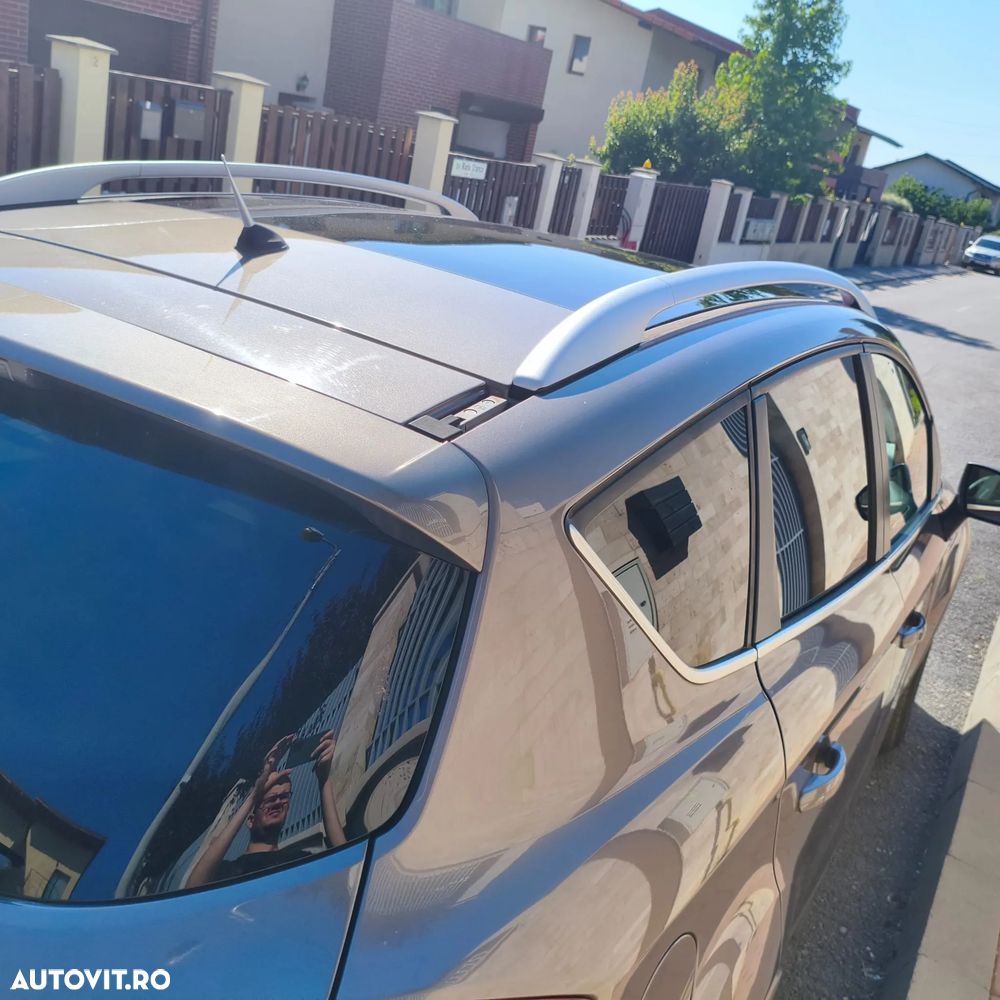 Ford Kuga 2.0 TDCi 4WD Titanium - 4