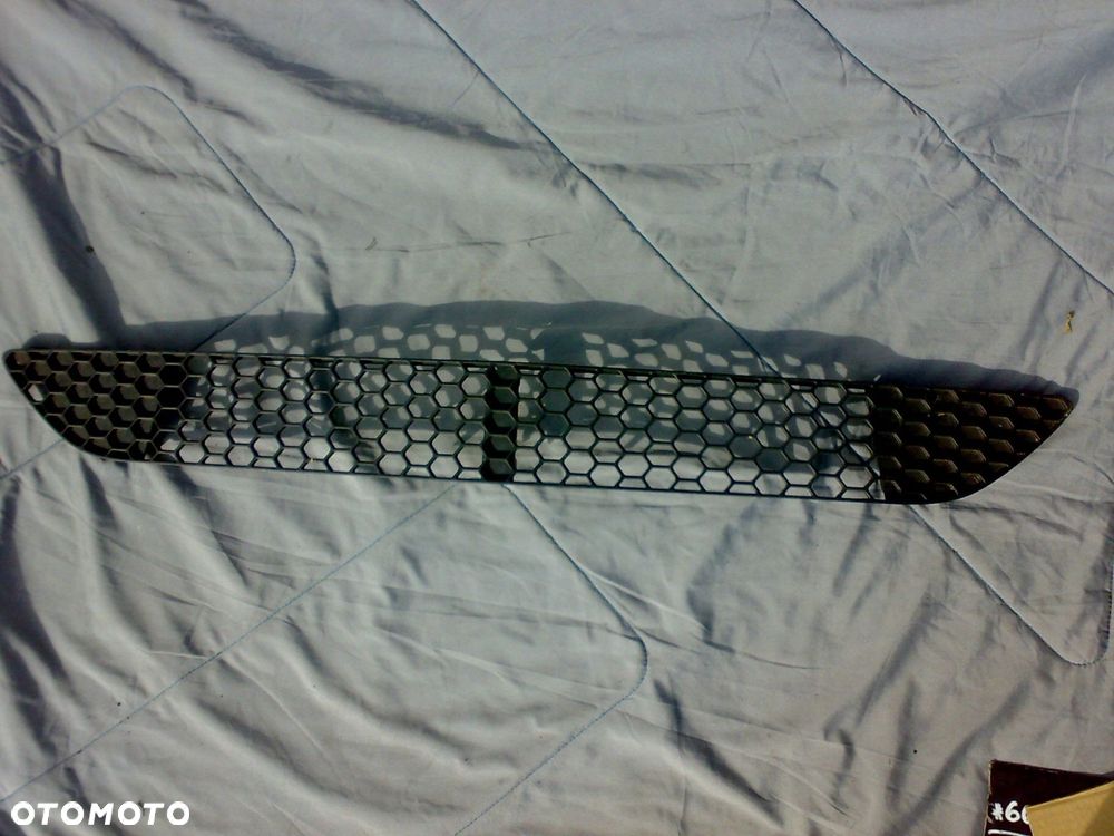 mercedes s w221 cl w216 amg środkowa kratka zderzaka przód a2218850053 - 1