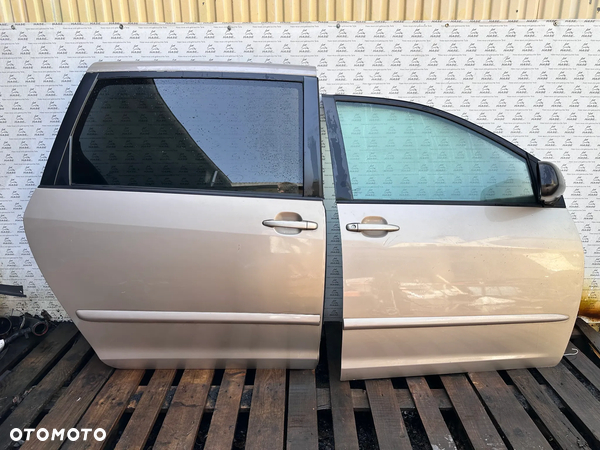 Toyota Sienna II FL drzwi przesuwne prawe tylne prawy tył