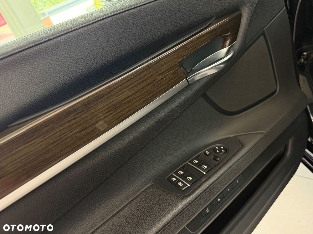 BMW Seria 7 730d - 35