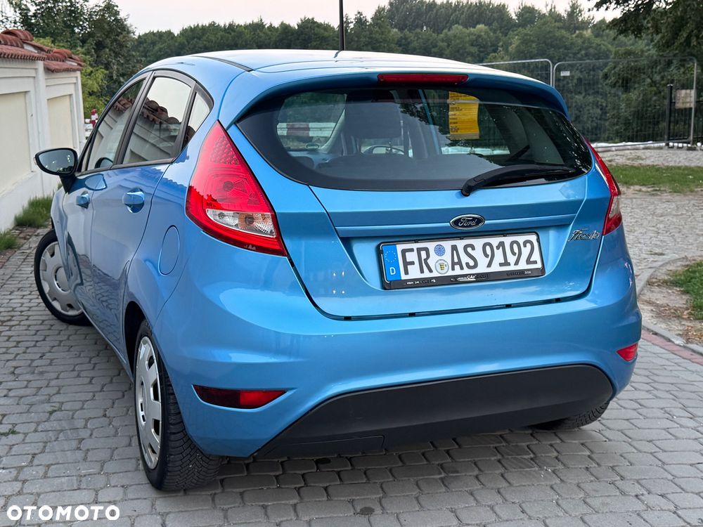 Ford Fiesta - 25
