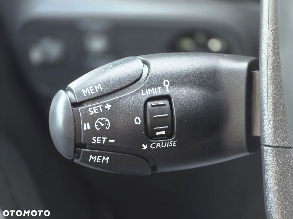 Citroën C3 Pure Tech (VTi) 82 Exclusive - 27