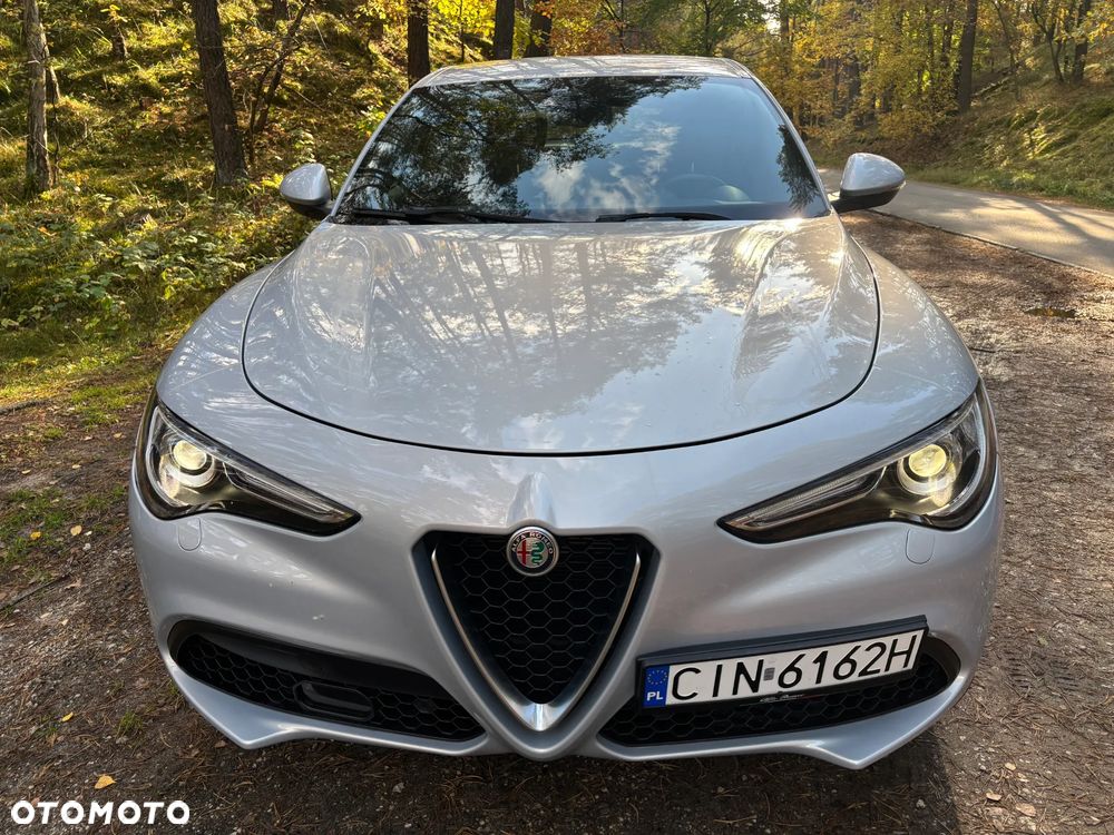 Alfa Romeo Stelvio 2022 photo 2