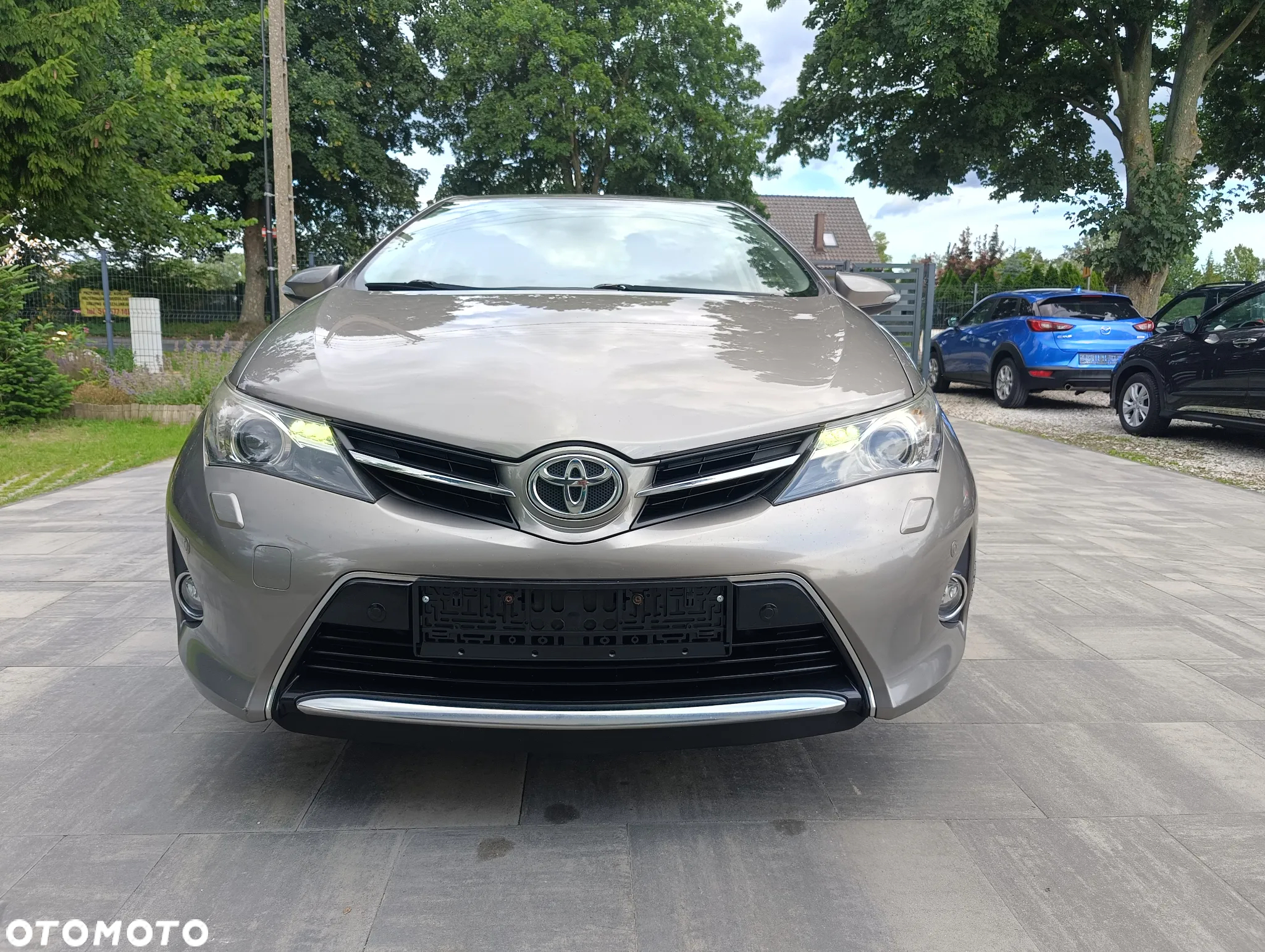 Toyota Auris 1.6 Premium - 2
