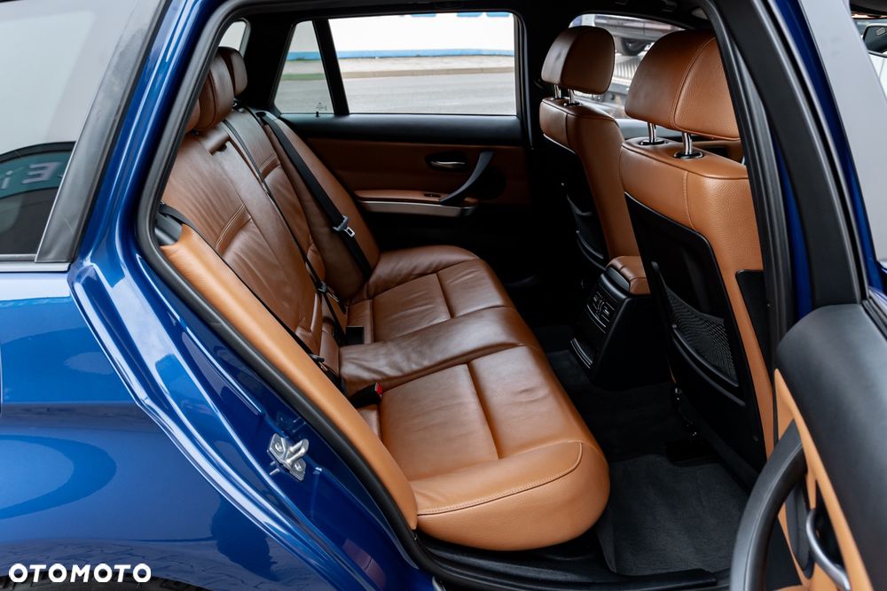 BMW Seria 3 320d DPF Edition Sport - 22