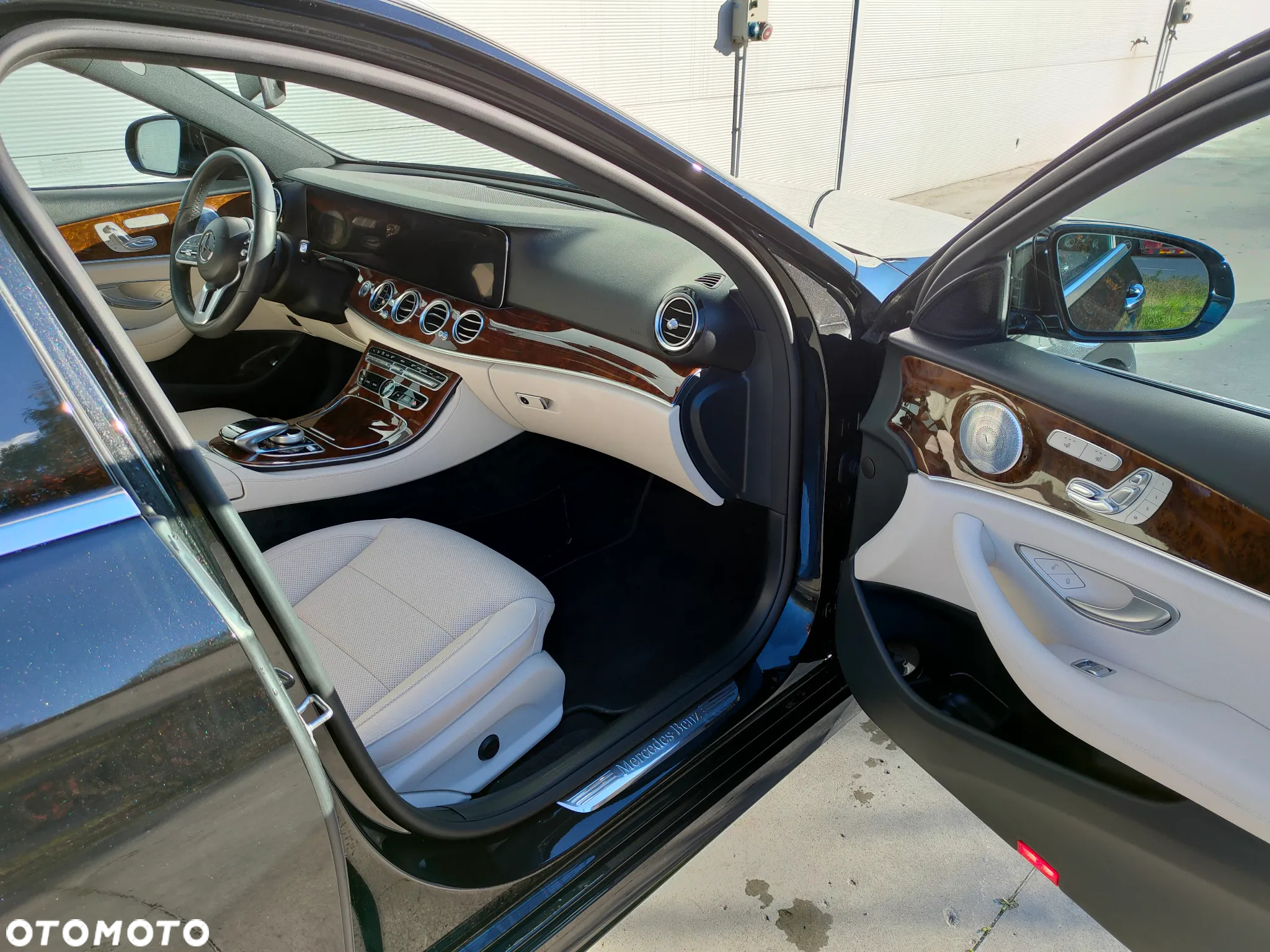 Mercedes-Benz Klasa E 450 4Matic T 9G-TRONIC AMG Line - 18