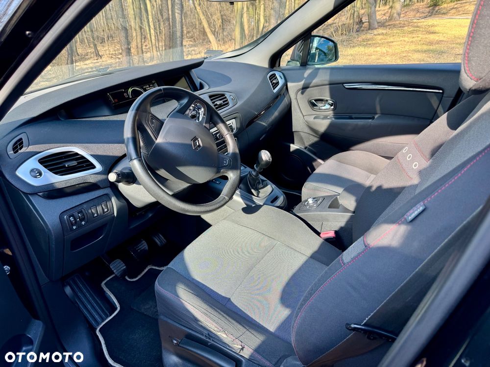 Renault Grand Scenic - 12