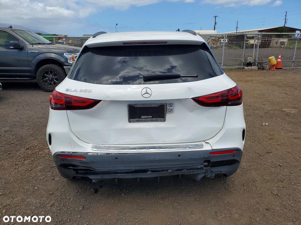Mercedes-Benz GLA 250 AMG Line - 6