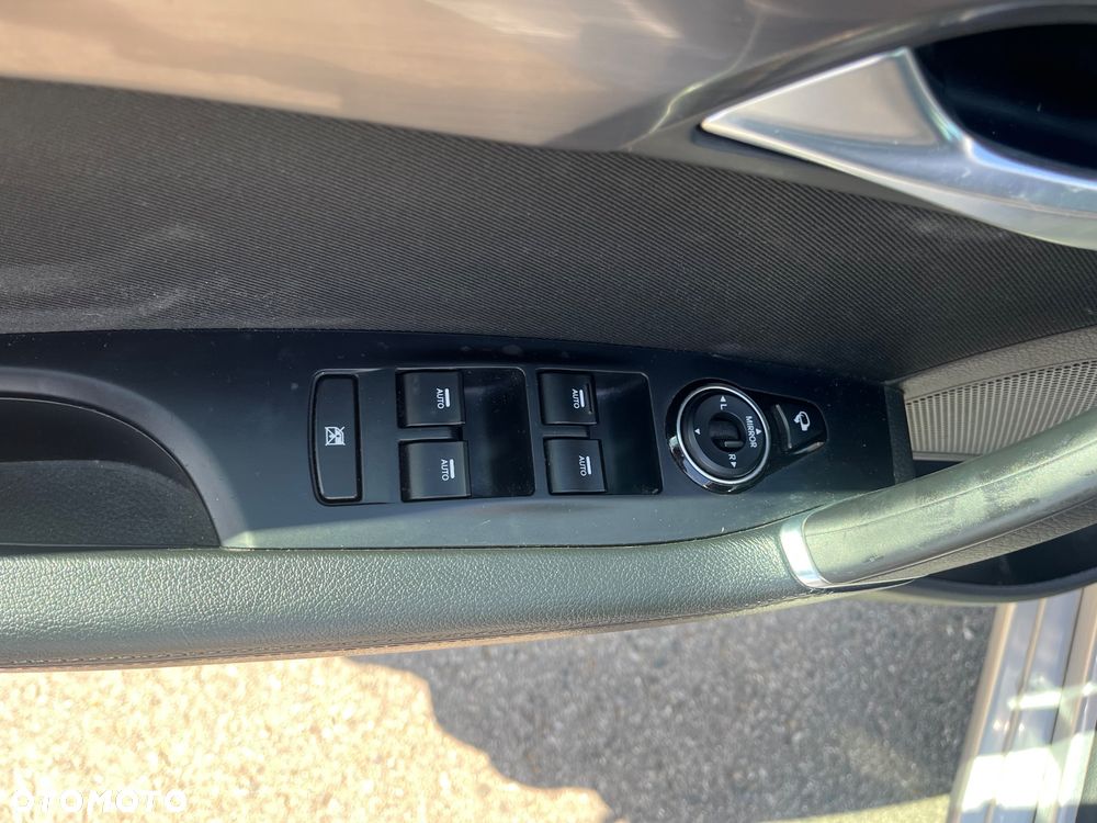Hyundai i40 Kombi 1.7 CRDi Premium - 23