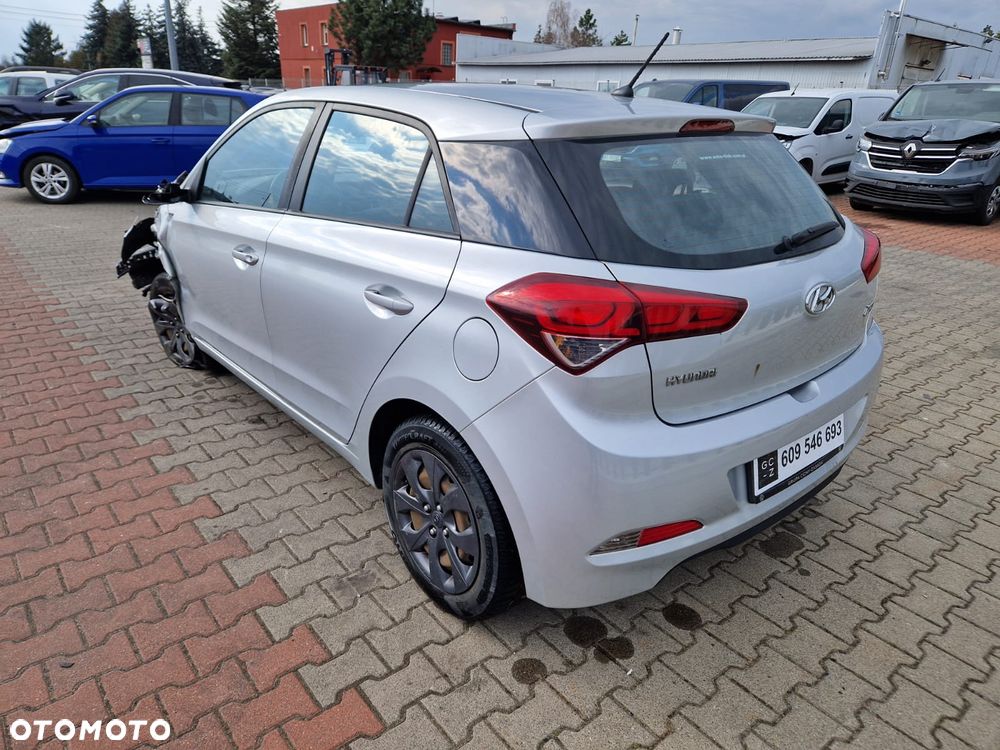 Hyundai i20 1.2 Comfort - 8