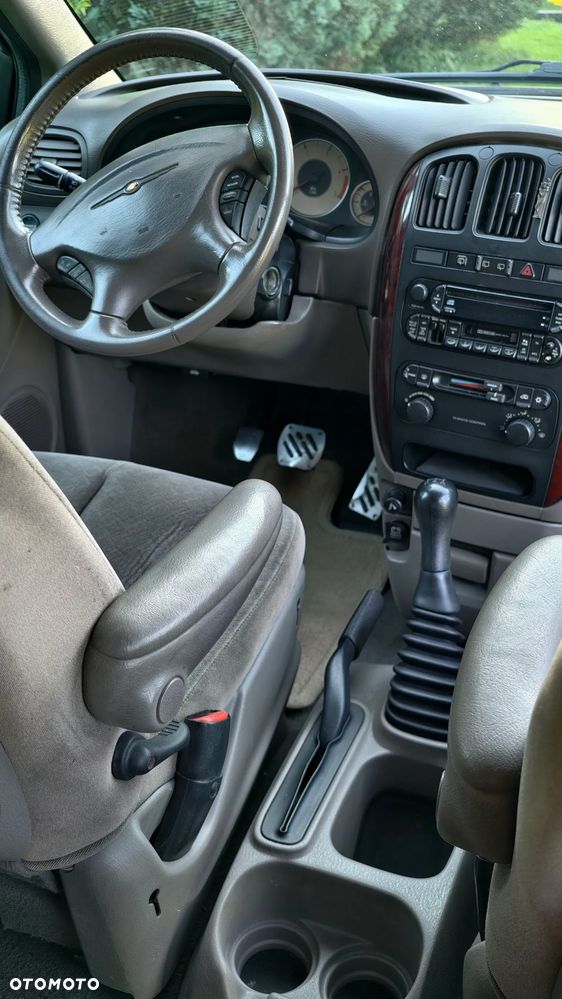 Chrysler Voyager - 18