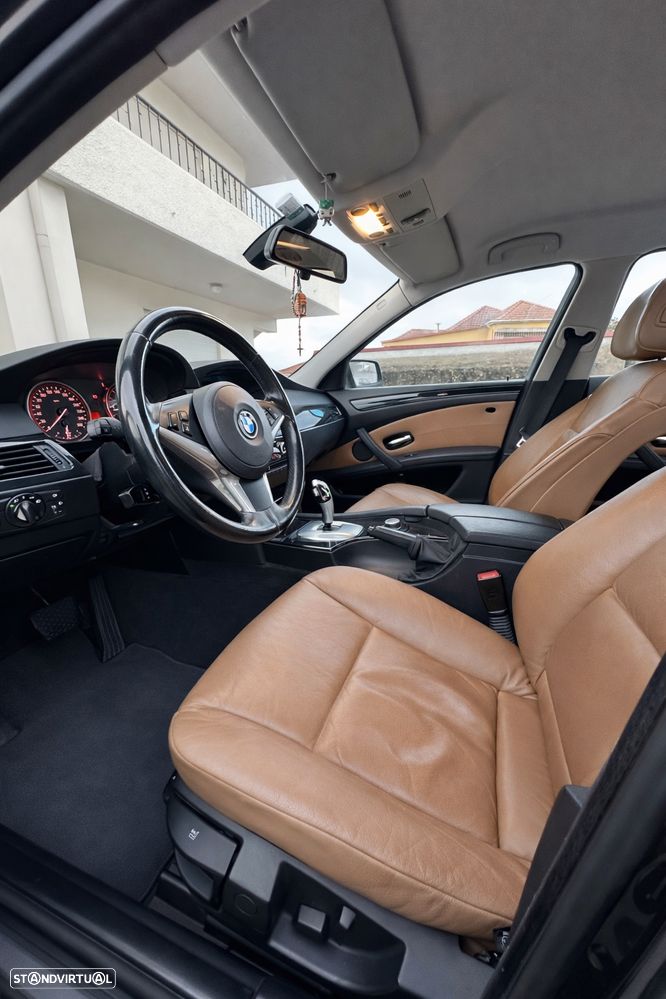 BMW 520 dA Executive - 13