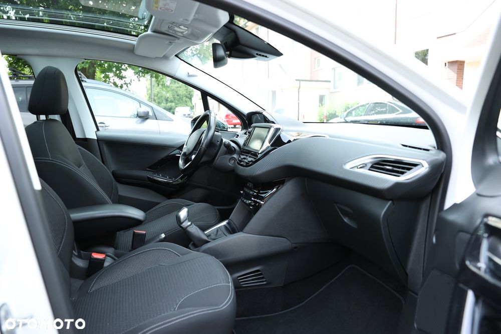 Peugeot 208 1.2 PureTech Allure S&S - 9
