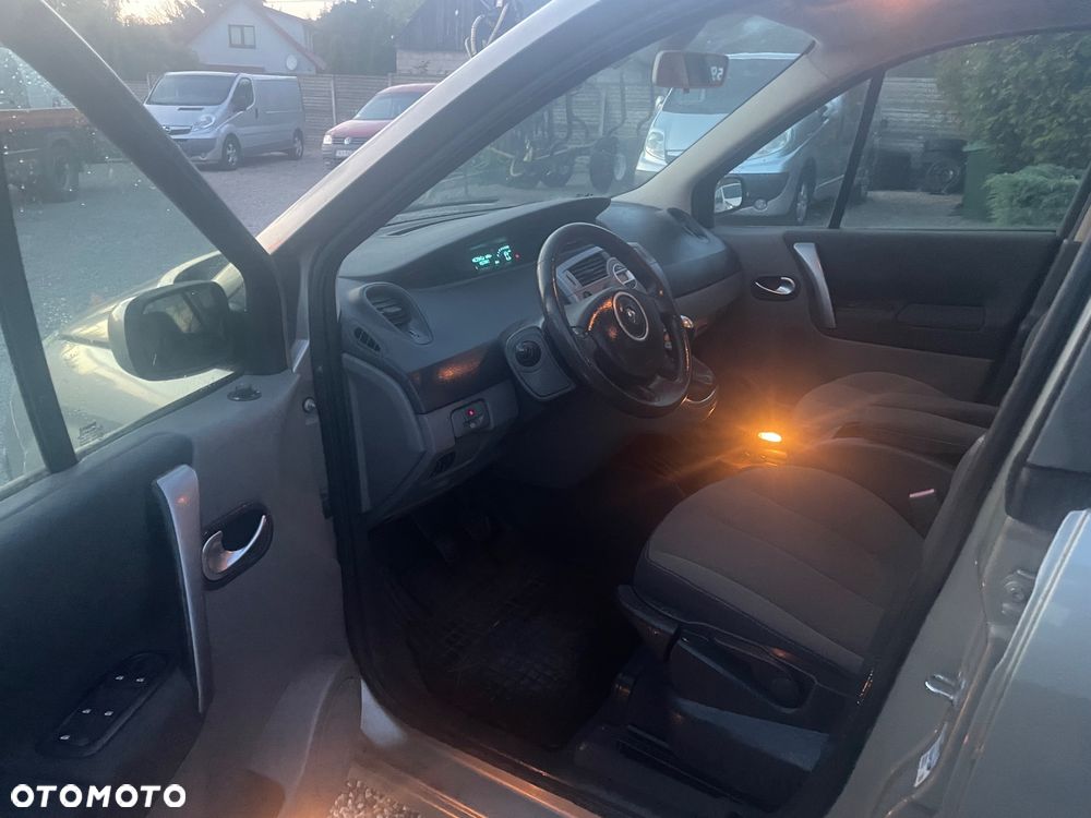 Renault Scenic 1.6 16V Alize - 11