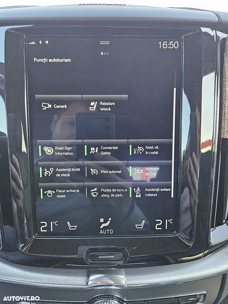 Volvo XC 60 B4 MHEV AWD Momentum Pro - 10