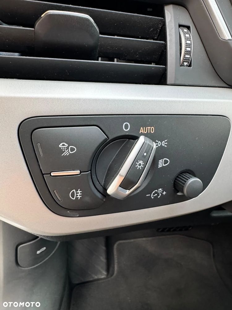 Audi A4 Limousine - 16