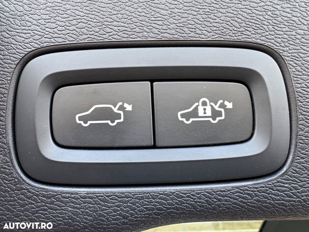 Volvo XC 60 B4 D AWD Geartronic Inscription - 32