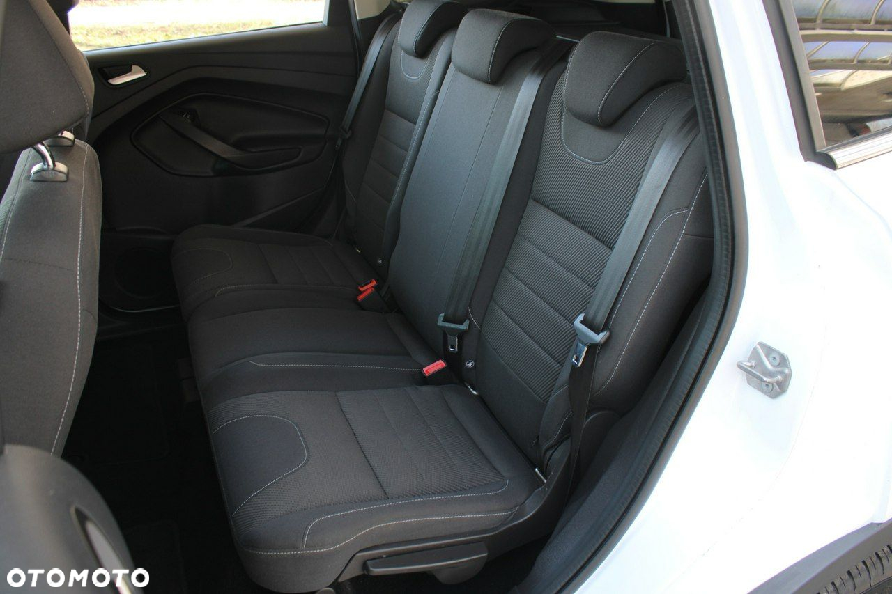 Ford Kuga 1.5 EcoBoost 2x4 Titanium - 13