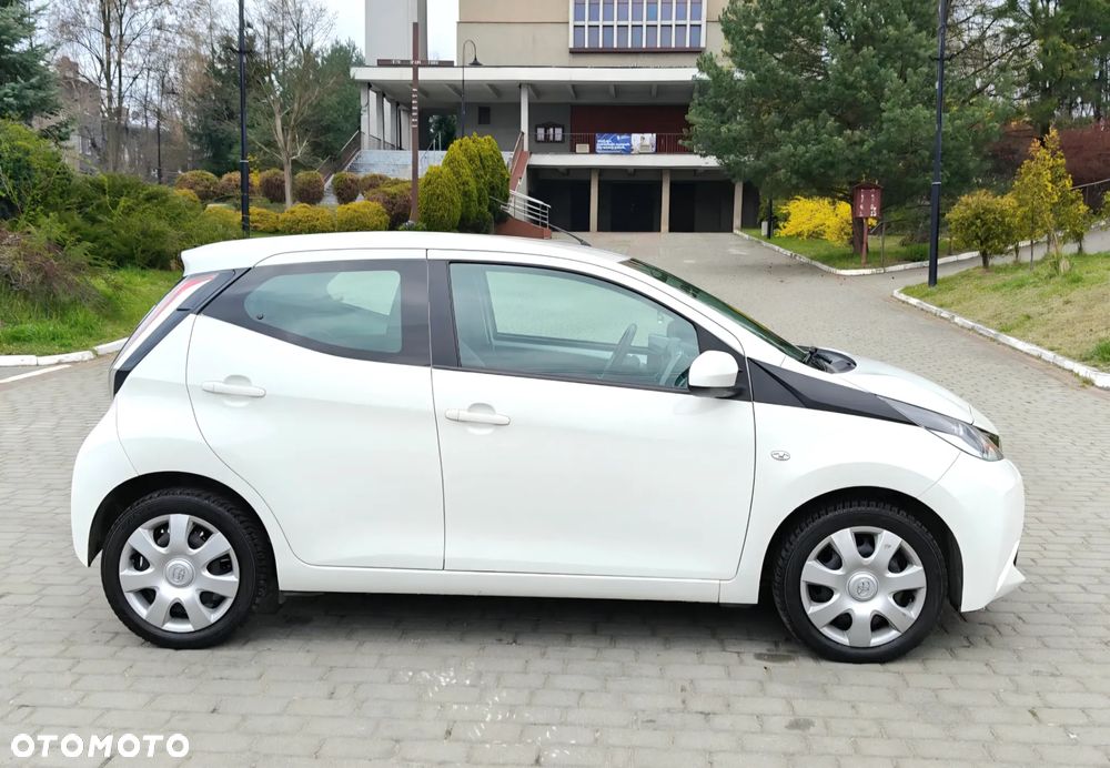 Toyota Aygo x-play touch - 35