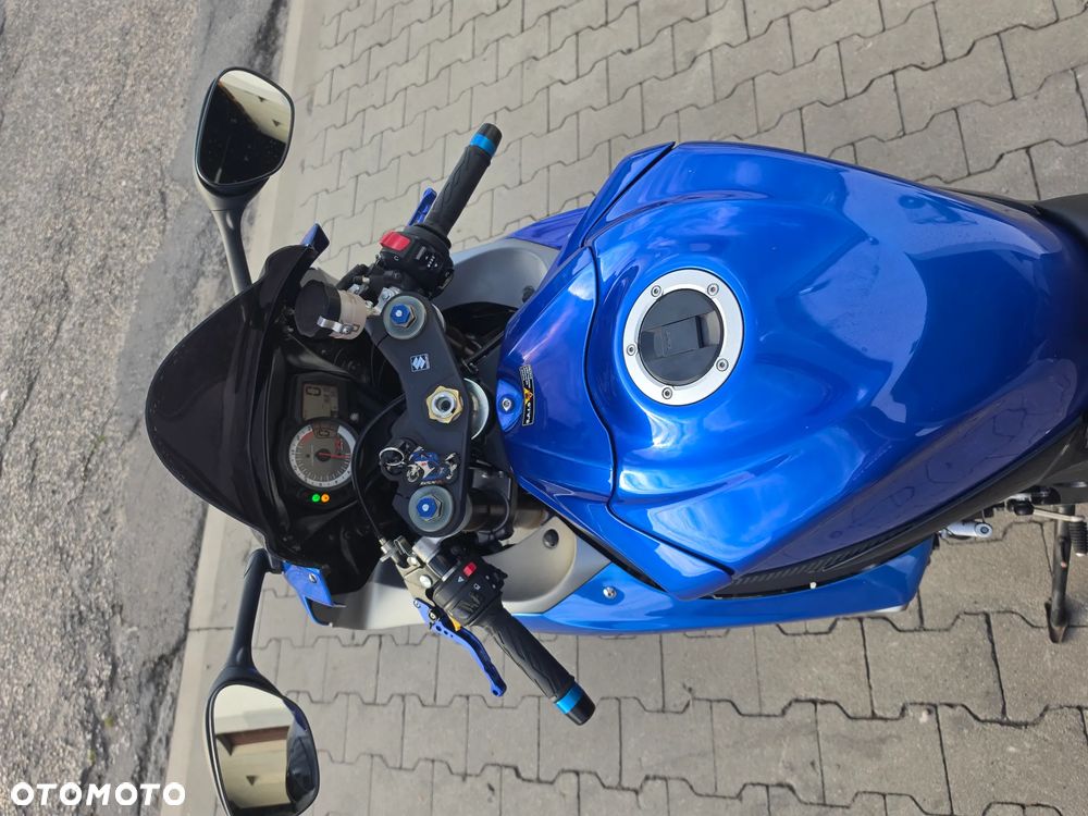 Suzuki GSX-R - 33