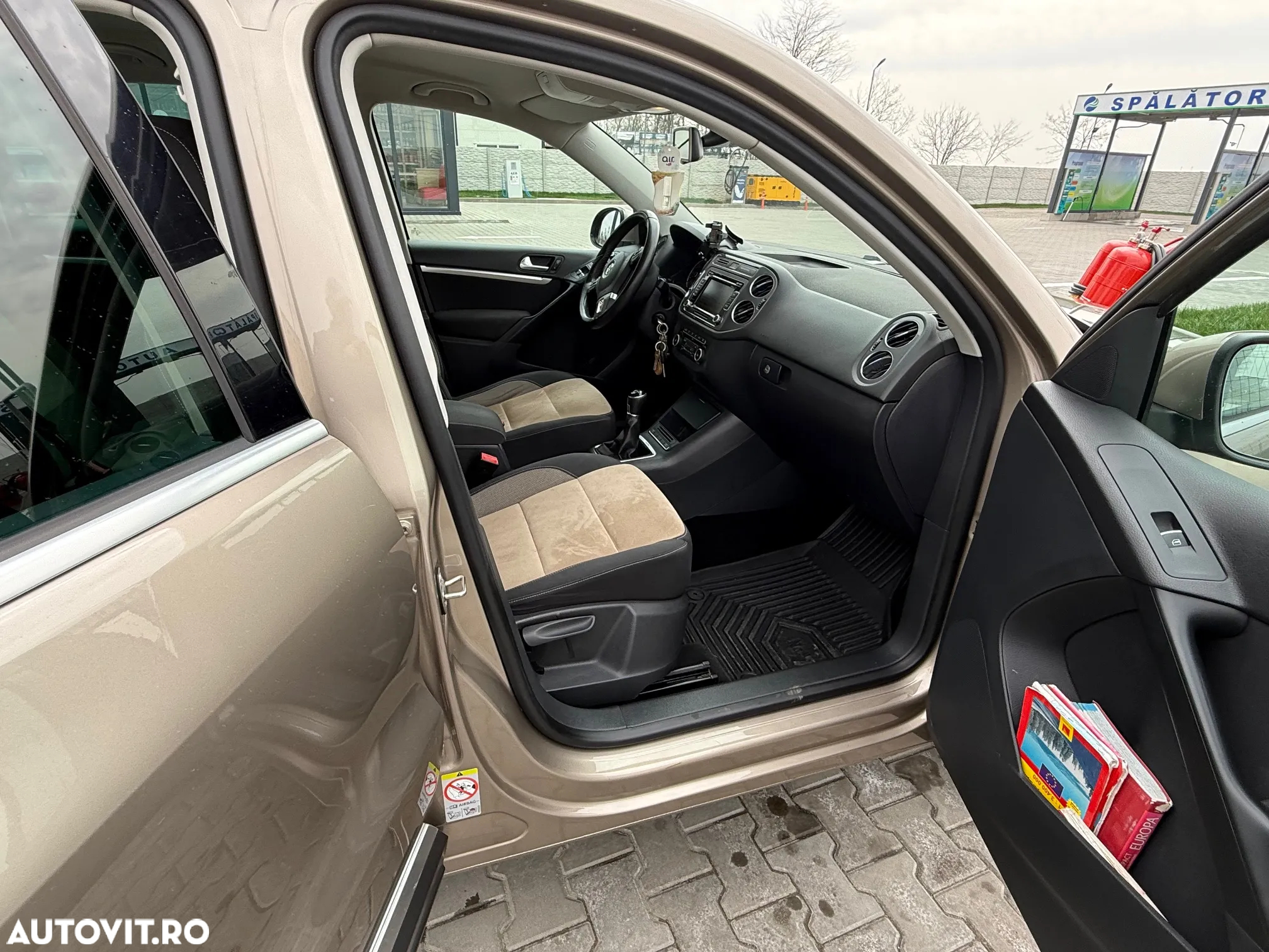 Volkswagen Tiguan 2.0 TDI 4Motion Sport & Style - 6