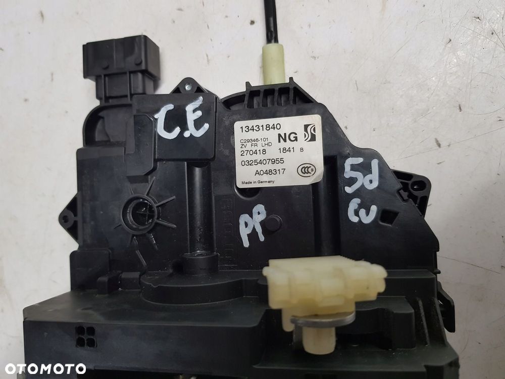 zamek drzwi prawy przód Opel Corsa E - 4