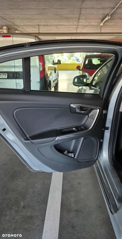 Volvo S60 T5 Drive-E Momentum - 8