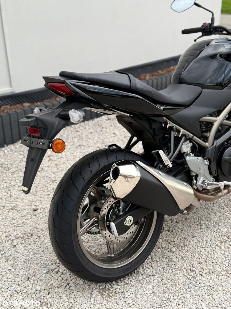 Suzuki SV - 9
