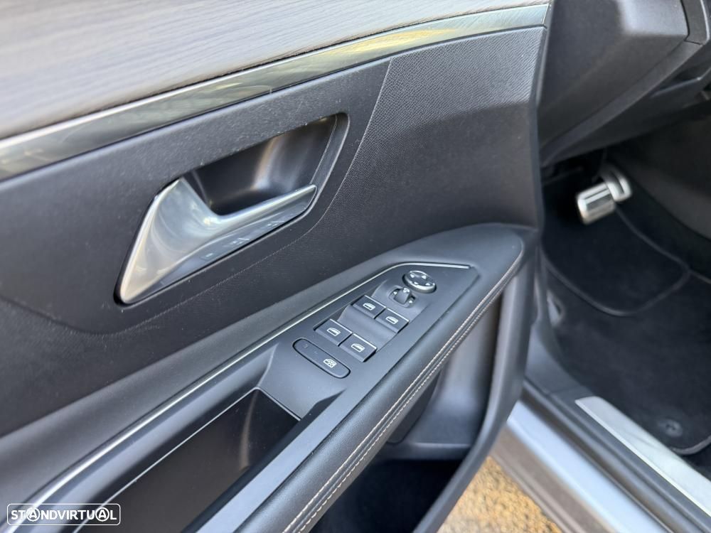 Peugeot 3008 1.6 Hybrid GT Pack e-EAT8 - 18