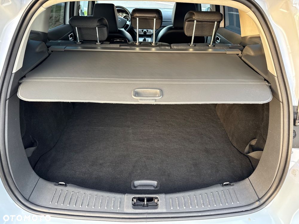 Ford Kuga 2.5 4x4 Titanium - 12