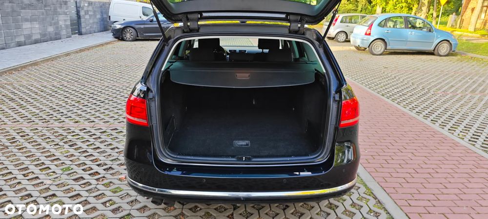 Volkswagen Passat Variant 2.0 TDI DSG BlueMotion Technology Comfortline - 22