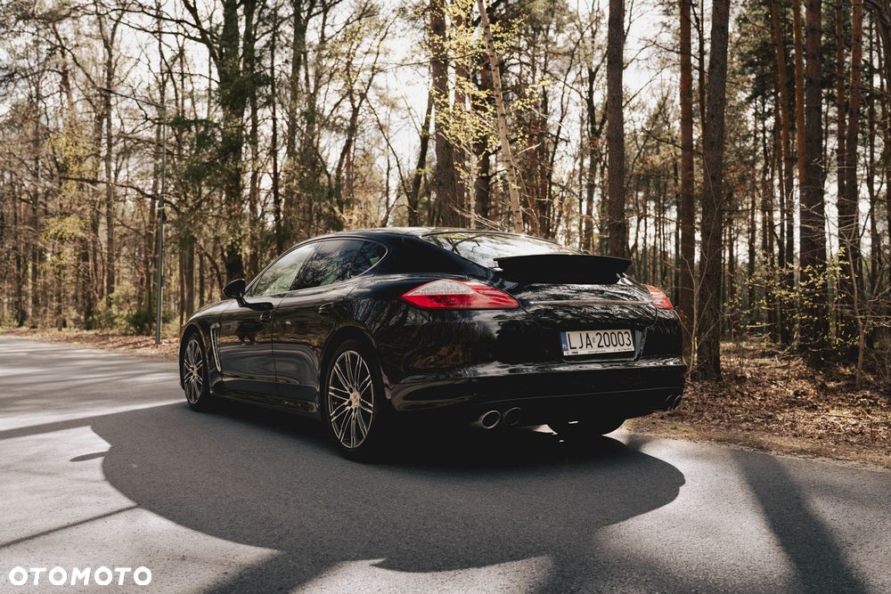 Porsche Panamera 4S - 30