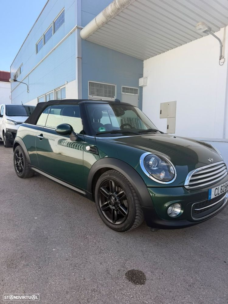 MINI Cabrio Cooper Auto - 11