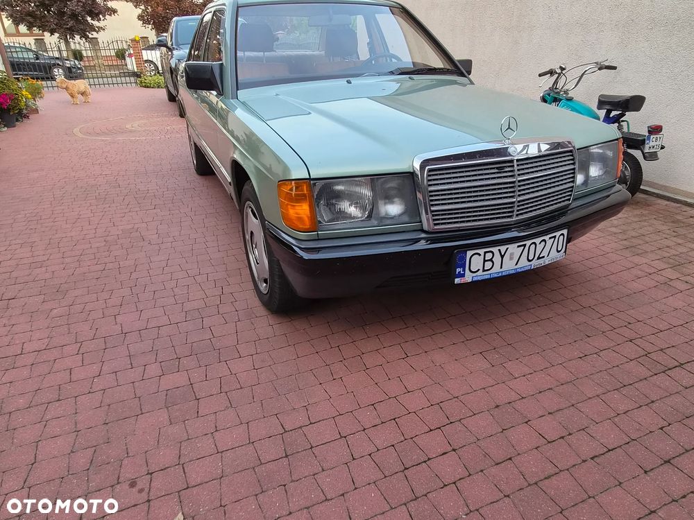 Mercedes-Benz W201 (190) - 1