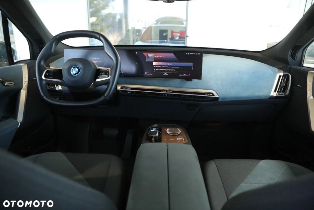 BMW iX xDrive40 76.6kWh - 10