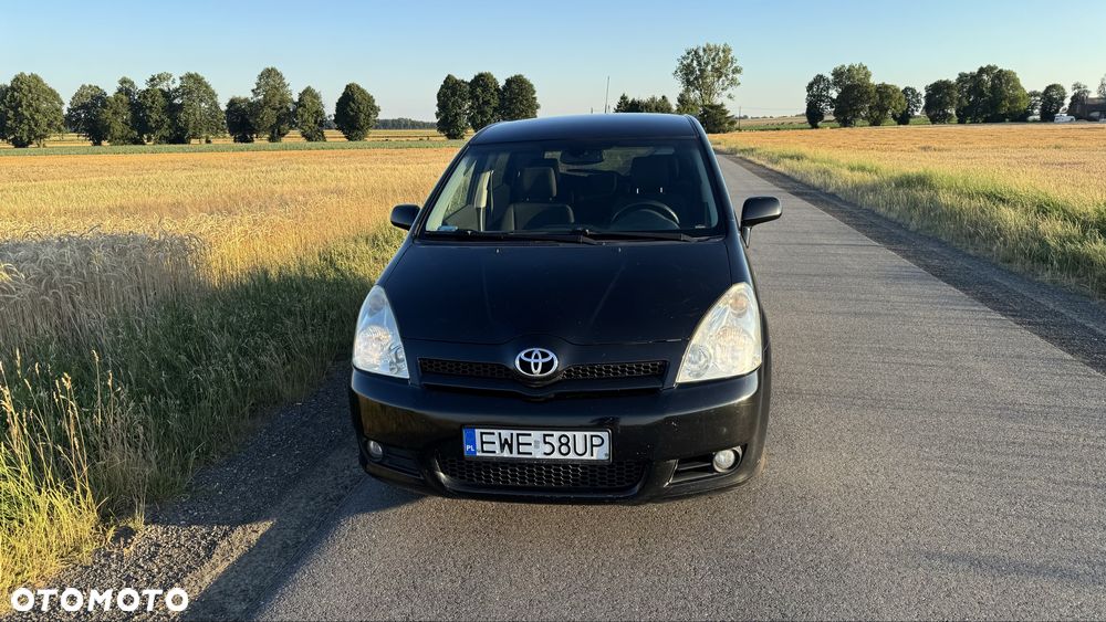 Toyota Corolla Verso - 3