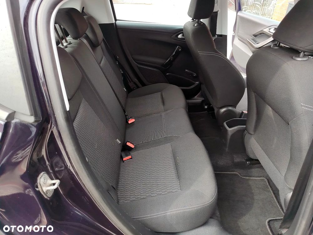 Peugeot 208 1.2 PureTech GPF Allure S&S - 16