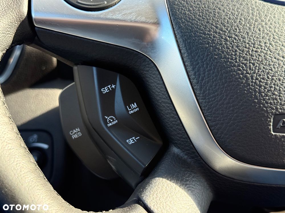 Ford Kuga 2.0 TDCi 2x4 Trend - 29