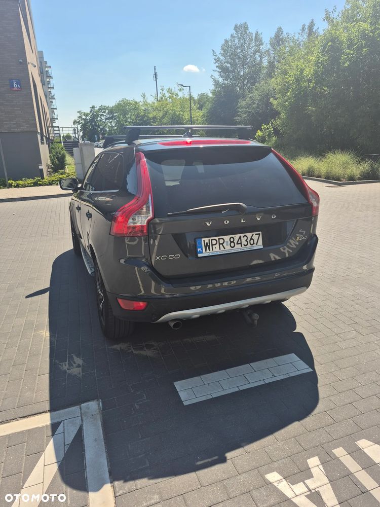 Volvo XC 60 2.4D AWD Momentum - 17