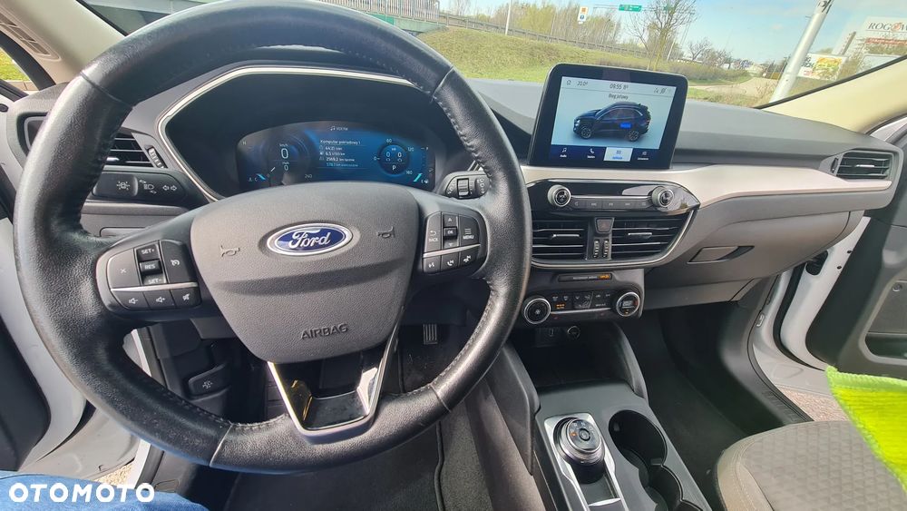 Ford Kuga - 10
