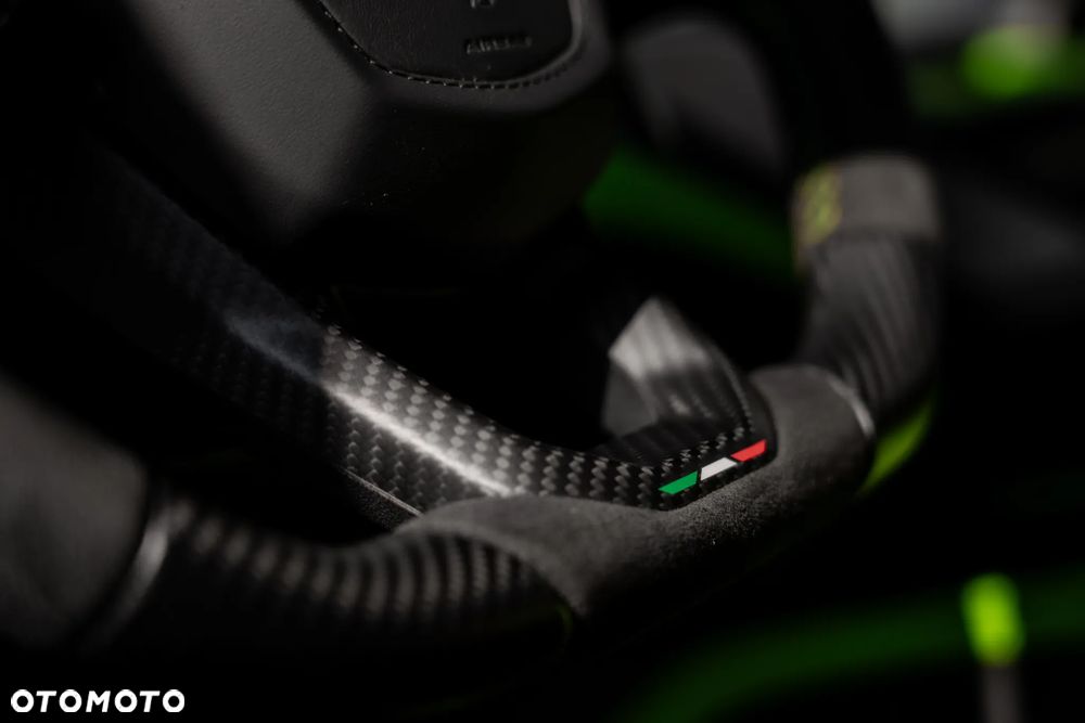 Lamborghini Revuelto - 17