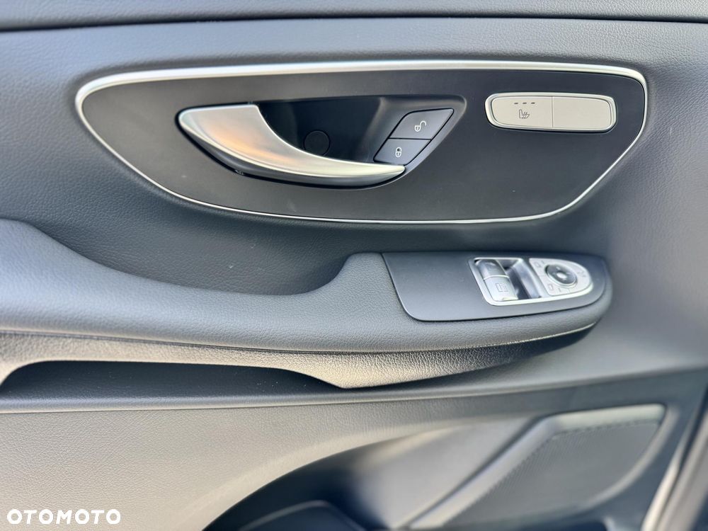 Mercedes-Benz Klasa V - 14